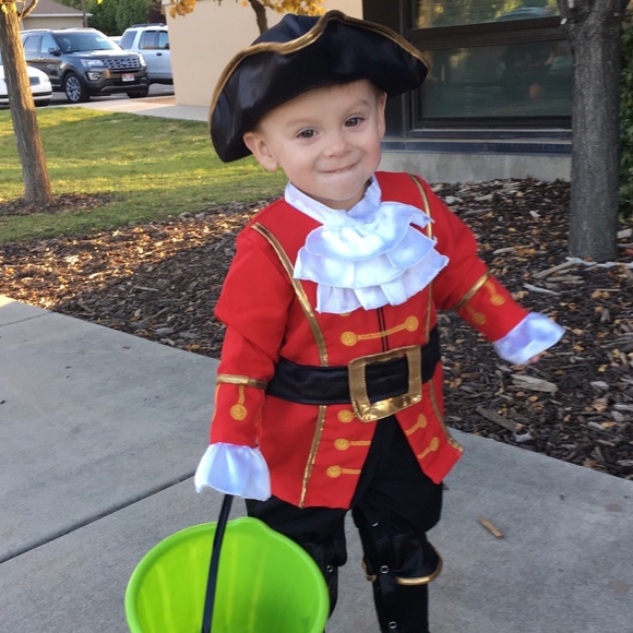InCharacter "Captain Cuteness" Hook Costume 12-18M - Picture 2 of 3